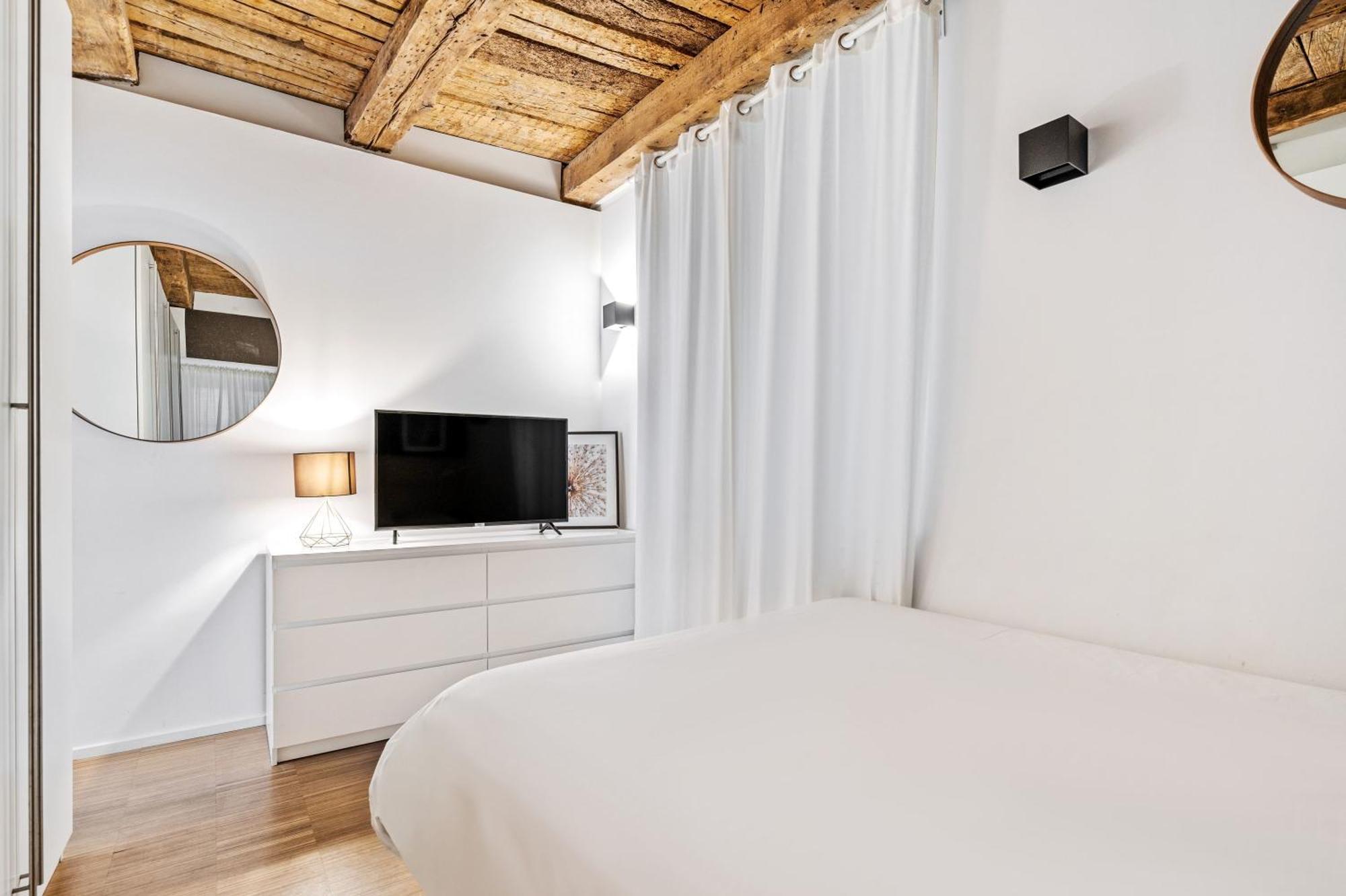 Modern 1Br Apartment In Unesco Grund, Люксембург Екстериор снимка